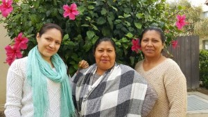 Deborah de la Cruz, Victoria Hipólito y María Rosario Rubio son las madres que luchan por una mejor comunidad (Cortesía)